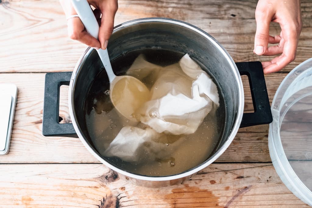 Online course - How to scour, mordant and finish textile fibers for Natural Dyeing