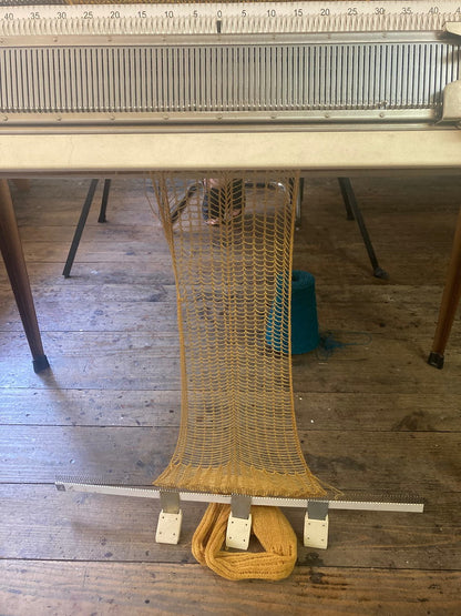 Curso intensivo de introducción al tejido a máquina - noviembre de 2025