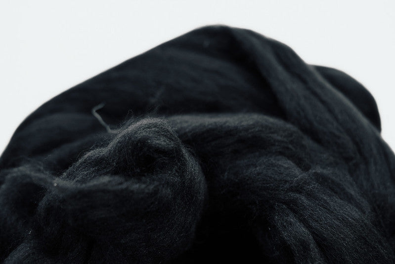Portuguese merino wool top - Black (01)