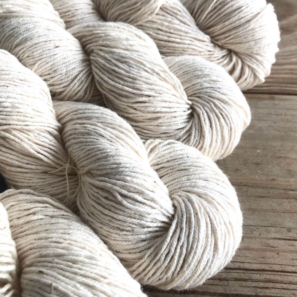 Cotton yarn for tapestry warping